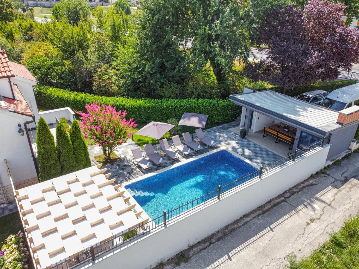 Вілла The Oasis Trilj Екстер'єр фото